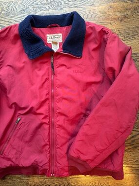 L.L. Bean Red WindBreaker Barn Jacket with Navy Fleece Contrast Collar Mens XL